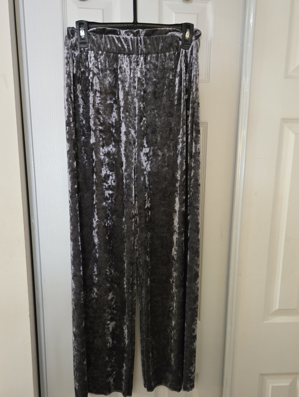 Source Unknown Crushed Velvet Wide-Leg Pants in Silver Gray